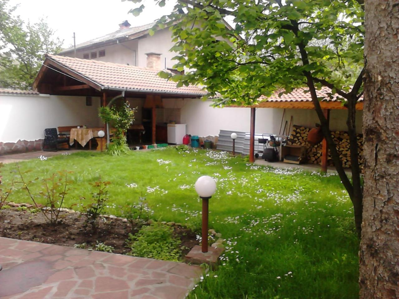 Hotel Borova House Tryavna Exterior foto